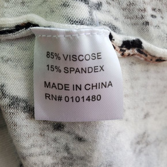 Pierri Women's Cardigan Sweater Snakeskin Pattern Beaded V-Neck Size Medium - Picture 7 of 10